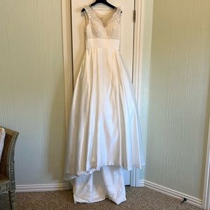 New, Never Worn, Wedding/Deb/Prom Dress